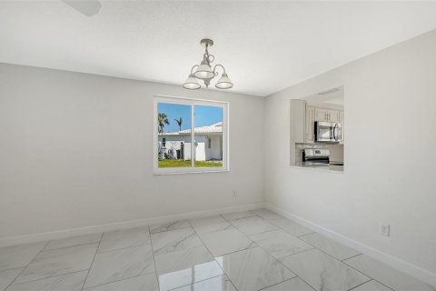 Copropriété à vendre à Longboat Key, Floride: 2 chambres, 123.19 m2 № 2406526 - photo 15