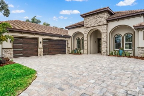 House in Trinity, Florida 5 bedrooms, 372.07 sq.m. № 2215737
