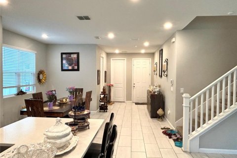 Casa en venta en DeLand, Florida, 5 dormitorios, 236.9 m2 № 2308917 - foto 4