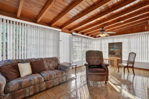 Купить виллу или дом в Майами, Флорида 2 спальни, 79.43м2, № 1998413 - фото 13