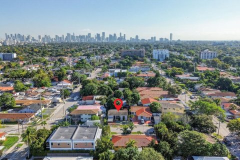 Купить виллу или дом в Майами, Флорида 2 спальни, 79.43м2, № 1998413 - фото 25