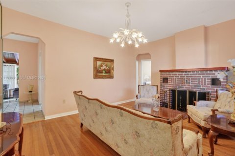 Купить виллу или дом в Майами, Флорида 2 спальни, 79.43м2, № 1998413 - фото 4