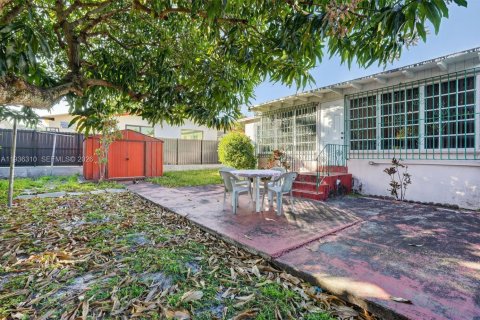 Купить виллу или дом в Майами, Флорида 2 спальни, 79.43м2, № 1998413 - фото 23