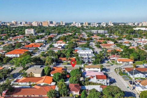 Купить виллу или дом в Майами, Флорида 2 спальни, 79.43м2, № 1998413 - фото 27