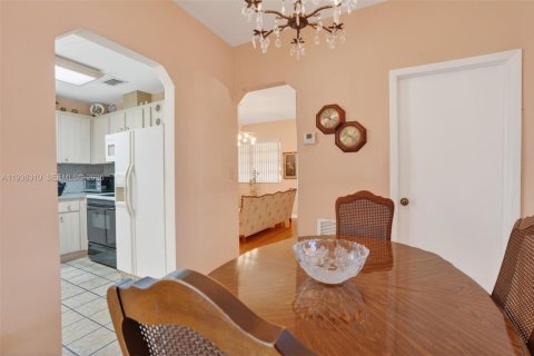 Купить виллу или дом в Майами, Флорида 2 спальни, 79.43м2, № 1998413 - фото 8