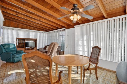 Купить виллу или дом в Майами, Флорида 2 спальни, 79.43м2, № 1998413 - фото 12