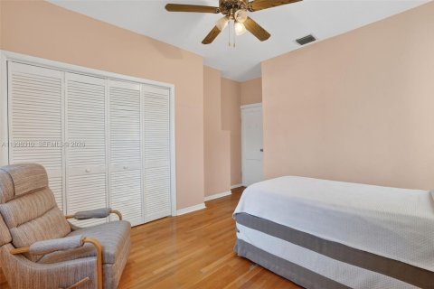 Купить виллу или дом в Майами, Флорида 2 спальни, 79.43м2, № 1998413 - фото 20