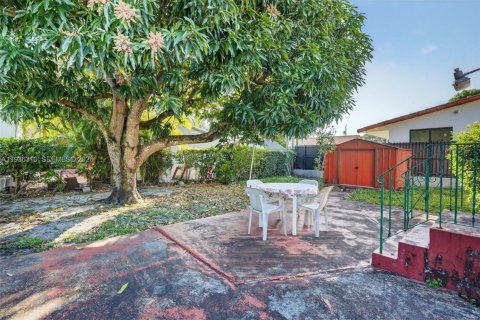 Купить виллу или дом в Майами, Флорида 2 спальни, 79.43м2, № 1998413 - фото 22