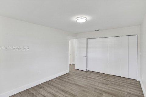 Casa en venta en Miami, Florida, 3 dormitorios, 193.14 m2 № 2029049 - foto 25
