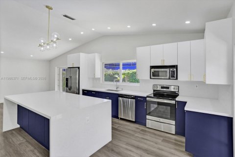 Casa en venta en Miami, Florida, 3 dormitorios, 193.14 m2 № 2029049 - foto 11