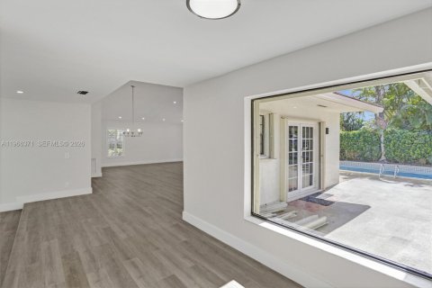 Casa en venta en Miami, Florida, 3 dormitorios, 193.14 m2 № 2029049 - foto 4