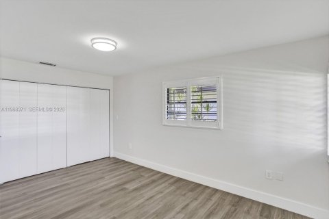 Casa en venta en Miami, Florida, 3 dormitorios, 193.14 m2 № 2029049 - foto 24