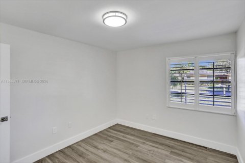 Casa en venta en Miami, Florida, 3 dormitorios, 193.14 m2 № 2029049 - foto 29