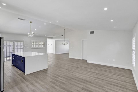 Casa en venta en Miami, Florida, 3 dormitorios, 193.14 m2 № 2029049 - foto 13