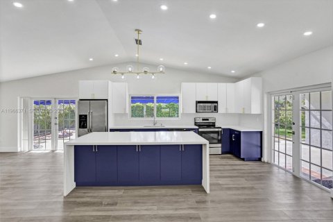 Casa en venta en Miami, Florida, 3 dormitorios, 193.14 m2 № 2029049 - foto 10