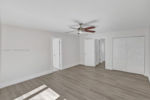 Casa en venta en Miami, Florida, 3 dormitorios, 193.14 m2 № 2029049 - foto 19