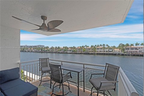 Condo in Hollywood, Florida, 2 bedrooms  № 2037520 - photo 26