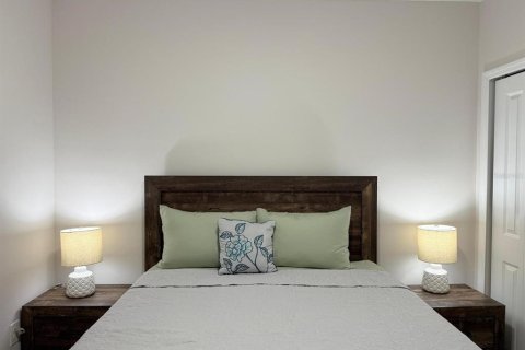 Dúplex en venta en Port Charlotte, Florida, 6 dormitorios, 215.9 m2 № 1757101 - foto 14