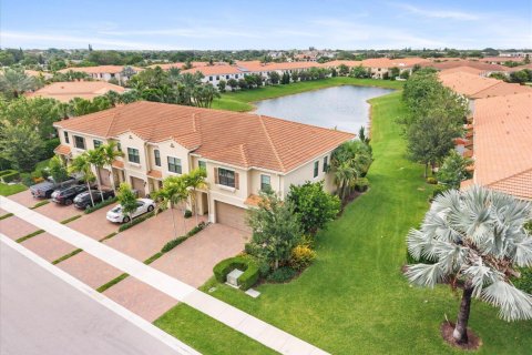 Townhouse in Boca Raton, Florida 3 bedrooms, 187.66 sq.m. № 2185576 - photo 3