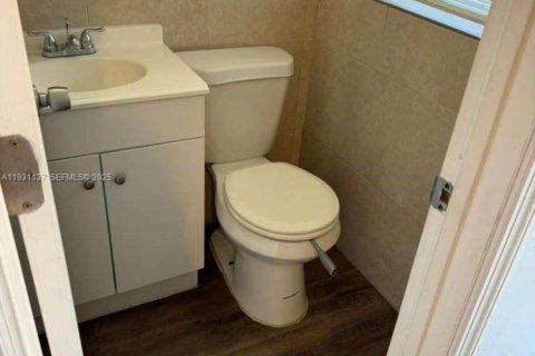 Снять в аренду виллу или дом в Холливуд, Флорида 18.58м2, № 1989606 - фото 5