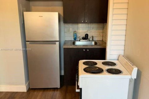 Снять в аренду виллу или дом в Холливуд, Флорида 18.58м2, № 1989606 - фото 4