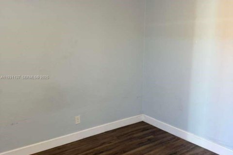 Снять в аренду виллу или дом в Холливуд, Флорида 18.58м2, № 1989606 - фото 2