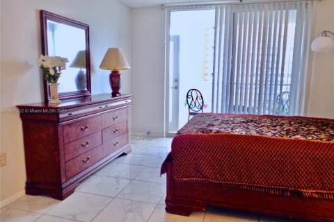 Condominio en venta en Miami, Florida, 1 dormitorio, 74.41 m2 № 1935018 - foto 12