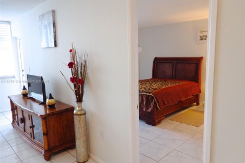 Condominio en venta en Miami, Florida, 1 dormitorio, 74.41 m2 № 1935018 - foto 7