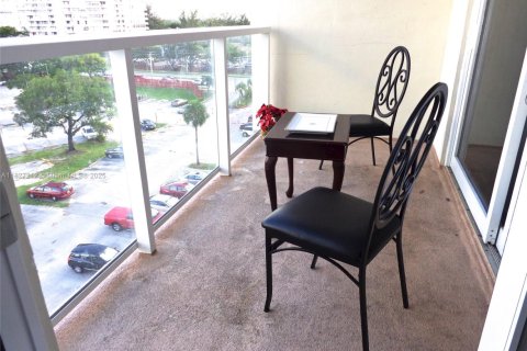 Condominio en venta en Miami, Florida, 1 dormitorio, 74.41 m2 № 1935018 - foto 4