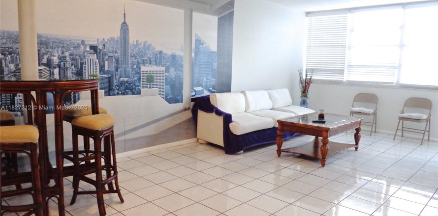 Condominio en Miami, Florida, 1 dormitorio № 1935018