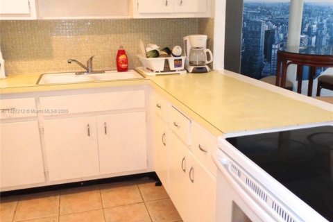Condominio en venta en Miami, Florida, 1 dormitorio, 74.41 m2 № 1935018 - foto 10