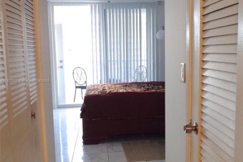 Condominio en venta en Miami, Florida, 1 dormitorio, 74.41 m2 № 1935018 - foto 18