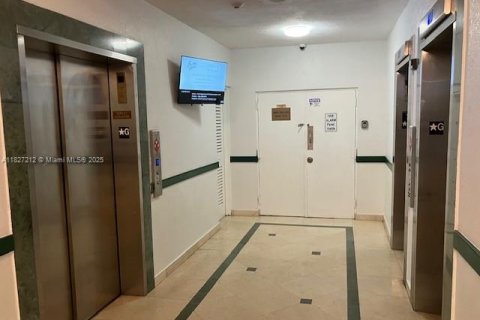 Condominio en venta en Miami, Florida, 1 dormitorio, 74.41 m2 № 1935018 - foto 20