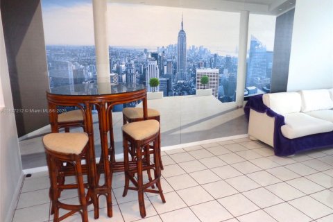 Condominio en venta en Miami, Florida, 1 dormitorio, 74.41 m2 № 1935018 - foto 6