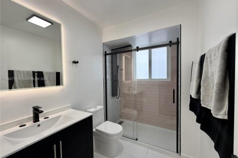 House in Coconut Creek, Florida 3 bedrooms, 198.53 sq.m. № 1891065 - photo 17