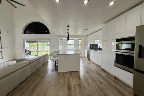 House in Coconut Creek, Florida 3 bedrooms, 198.53 sq.m. № 1891065 - photo 4
