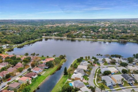 House in Coconut Creek, Florida 3 bedrooms, 198.53 sq.m. № 1891065 - photo 29