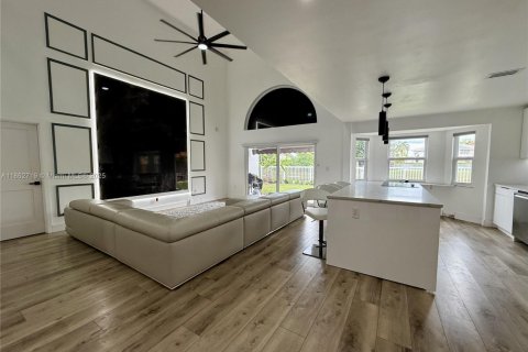 House in Coconut Creek, Florida 3 bedrooms, 198.53 sq.m. № 1891065 - photo 5