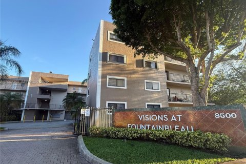 Apartment in Miami, Florida 2 bedrooms, 91.6 sq.m. № 2069286