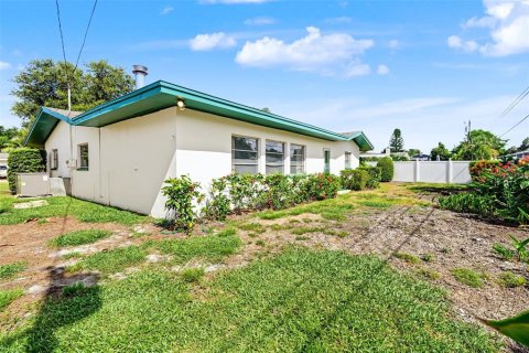 Villa ou maison à vendre à Largo, Floride: 3 chambres, 162.86 m2 № 2313266 - photo 28