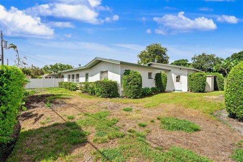 Villa ou maison à vendre à Largo, Floride: 3 chambres, 162.86 m2 № 2313266 - photo 29