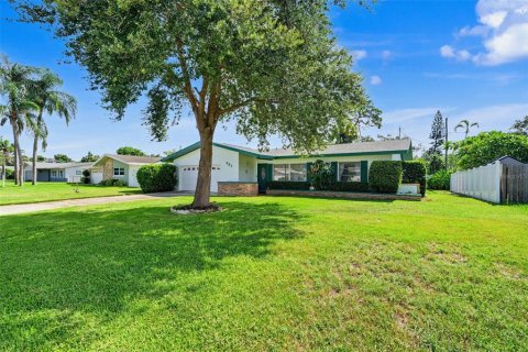 Villa ou maison à vendre à Largo, Floride: 3 chambres, 162.86 m2 № 2313266 - photo 2