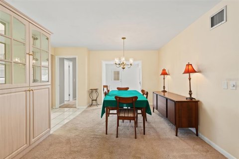 Villa ou maison à vendre à Largo, Floride: 3 chambres, 162.86 m2 № 2313266 - photo 9