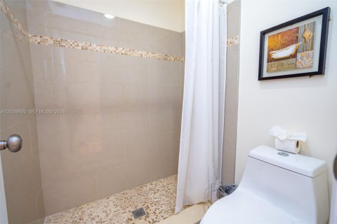 Adosado en venta en Lauderhill, Florida, 2 dormitorios, 113.71 m2 № 2090180 - foto 24