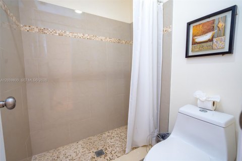 Adosado en venta en Lauderhill, Florida, 2 dormitorios, 113.71 m2 № 2090180 - foto 23