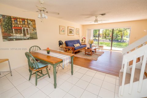 Adosado en venta en Lauderhill, Florida, 2 dormitorios, 113.71 m2 № 2090180 - foto 7