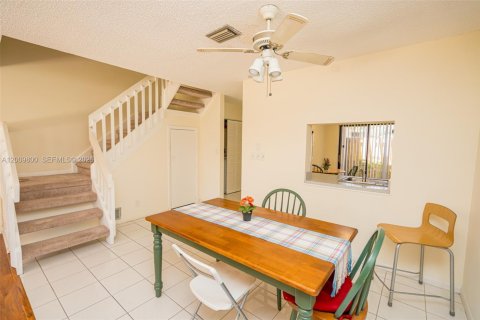 Adosado en venta en Lauderhill, Florida, 2 dormitorios, 113.71 m2 № 2090180 - foto 8