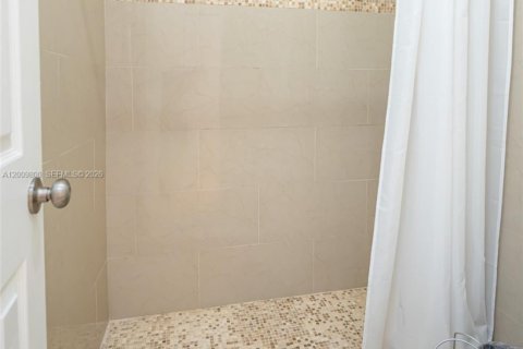 Adosado en venta en Lauderhill, Florida, 2 dormitorios, 113.71 m2 № 2090180 - foto 25