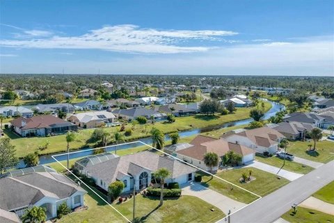 House in Rotonda, Florida 3 bedrooms, 166.85 sq.m. № 1751753 - photo 2