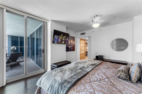 Condo in Miami Beach, Florida, 2 bedrooms  № 1693010 - photo 23